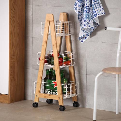 Carrello metallo bianco tre piani a cestello con struttura bamboo e ruote