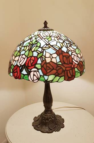 Lampada tiffany fiori azzurri e rose rosa h 60
