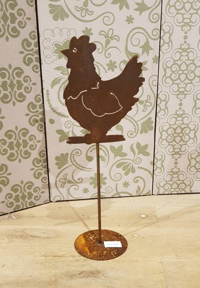 Sagoma gallina con base su asta ferro ruggine da giardino 55h
