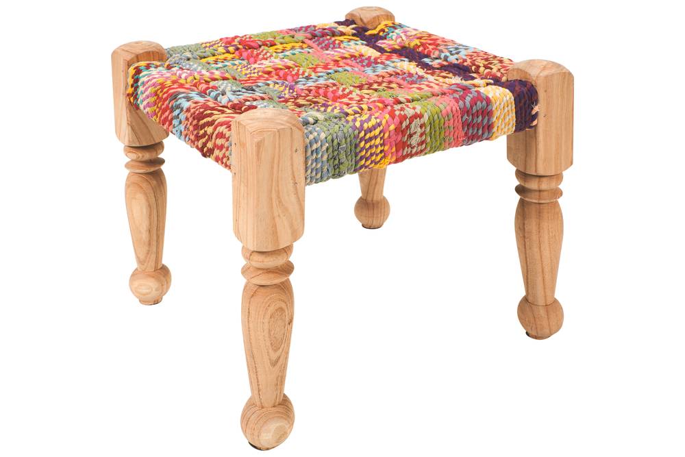 Sgabello cotone colorato intrecciato e legno naturale